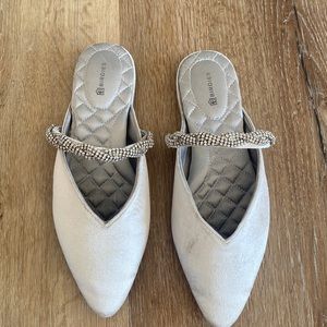 Birdies The Swan Crystal Bracelet Mule Slipper
